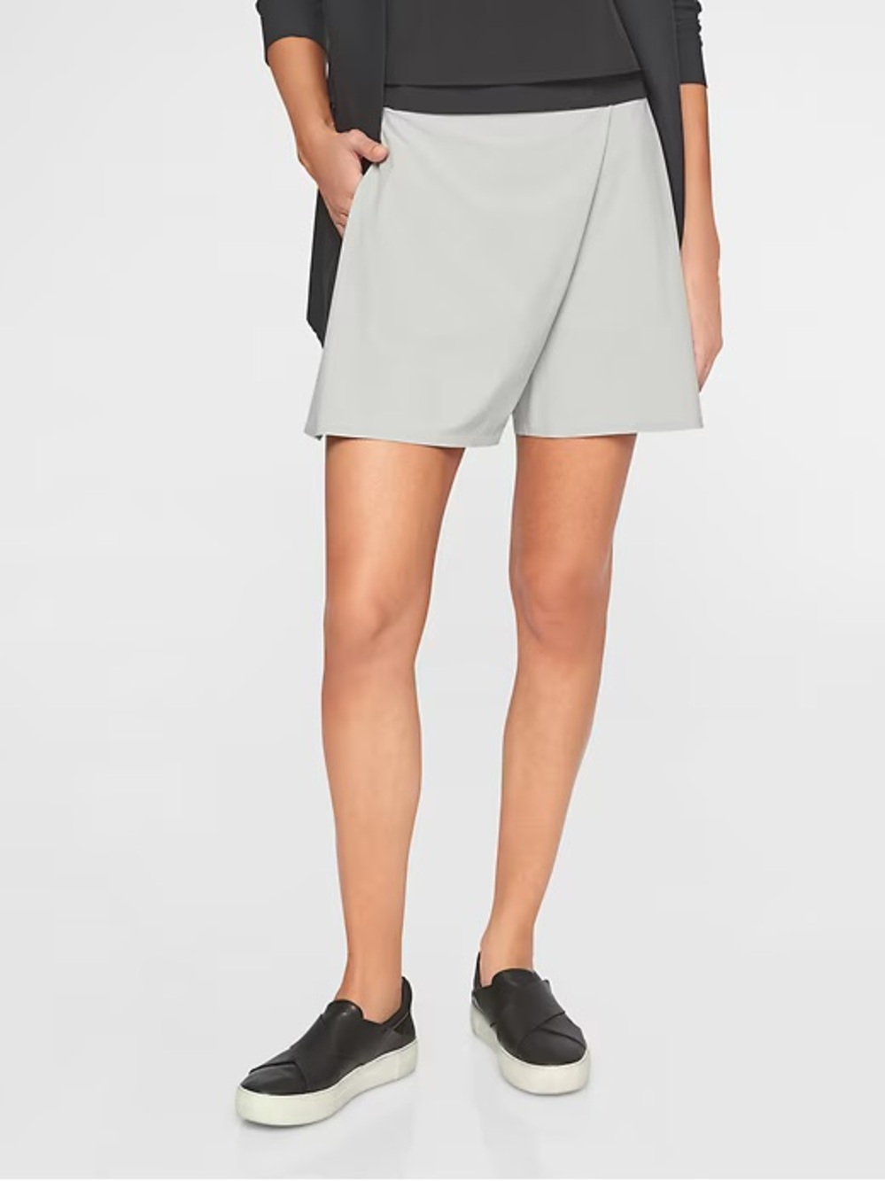Athleta Planner Skort Size 4 Light Gray UPF 50 Tennis Golf Athleisure Beach